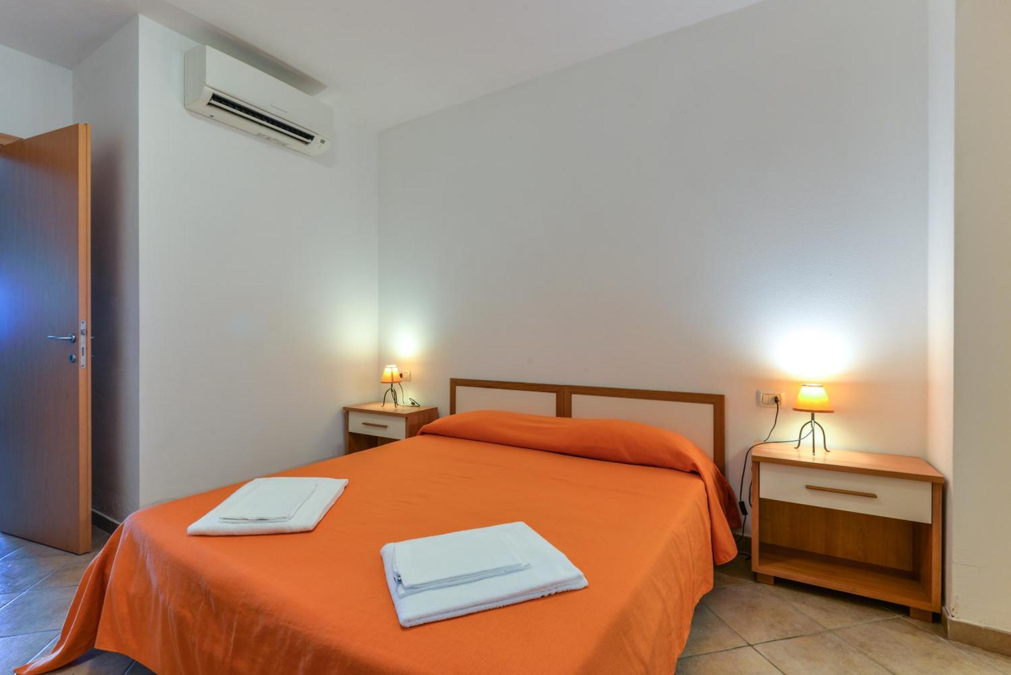 Residence Le Acacie Каполивери Екстериор снимка